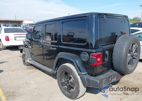 2022 Jeep Wrangler Unlimited Sahara Altitude 4X4 z USA, uszkodzony, nr VIN 1C4HJXEN9NW124186